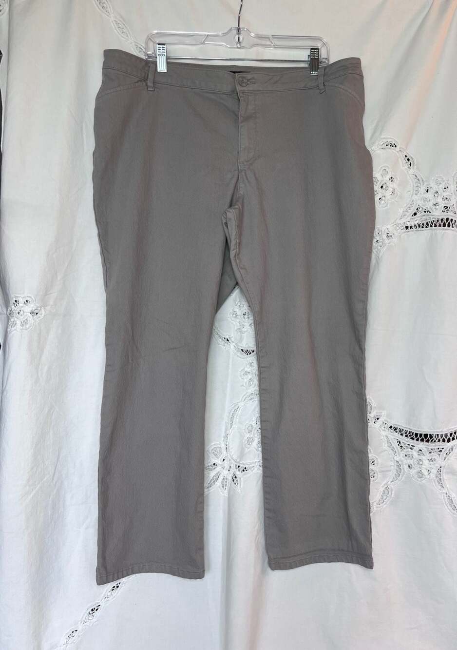 Lee Petites Relaxed Fit Straight Leg Mid Rise Pants Size 18 Petite